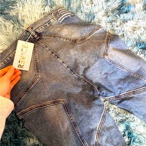 Selling don’t fit me :( originally $70, never worn !